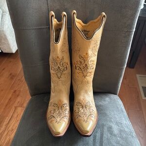 Women’s Old West Tan Fancy Stitched 12” Snip Toe Cowboy Boots 7.5